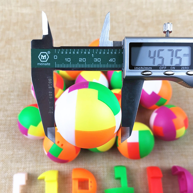 Party Games Egg - 45 mm Puzzle-Ball-Verkaufsspielmaschine, Ei-Drehmaschine, Spielzeugkapsel-Ball.